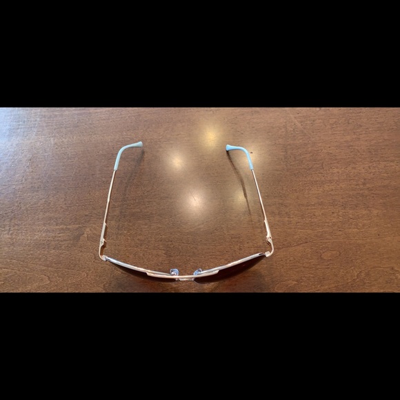 Steve Madden Aviator Sunglasses - Picture 3 of 6